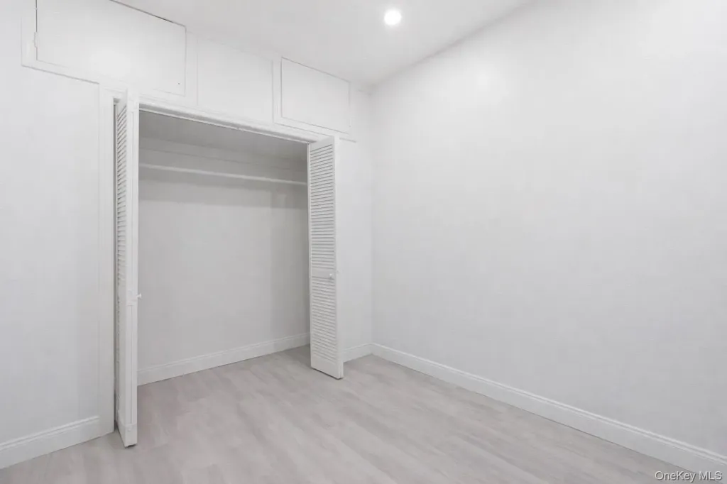 6089 54th Street Maspeth NY 11378