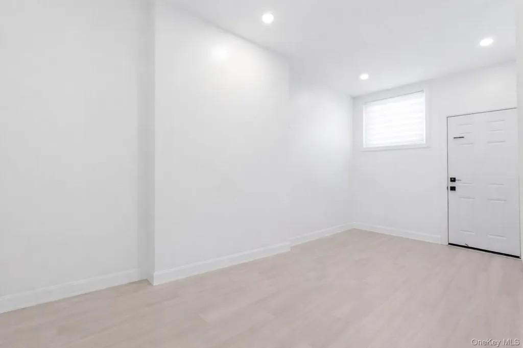 6089 54th Street Maspeth NY 11378