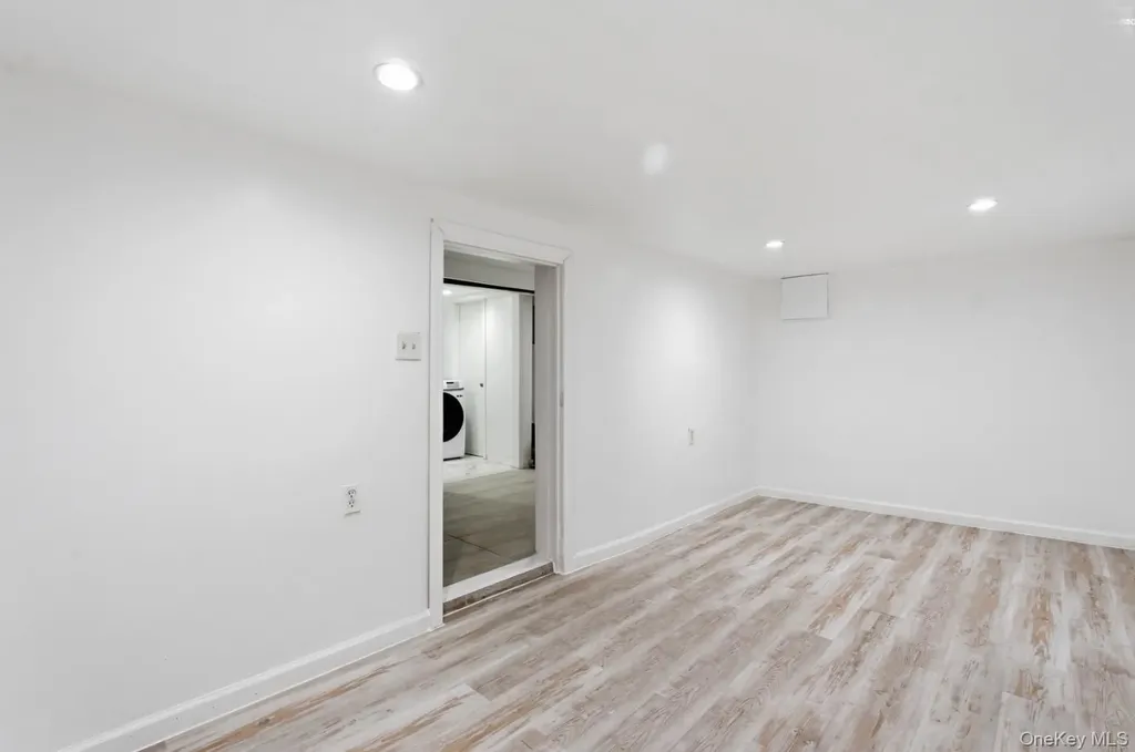 6089 54th Street Maspeth NY 11378