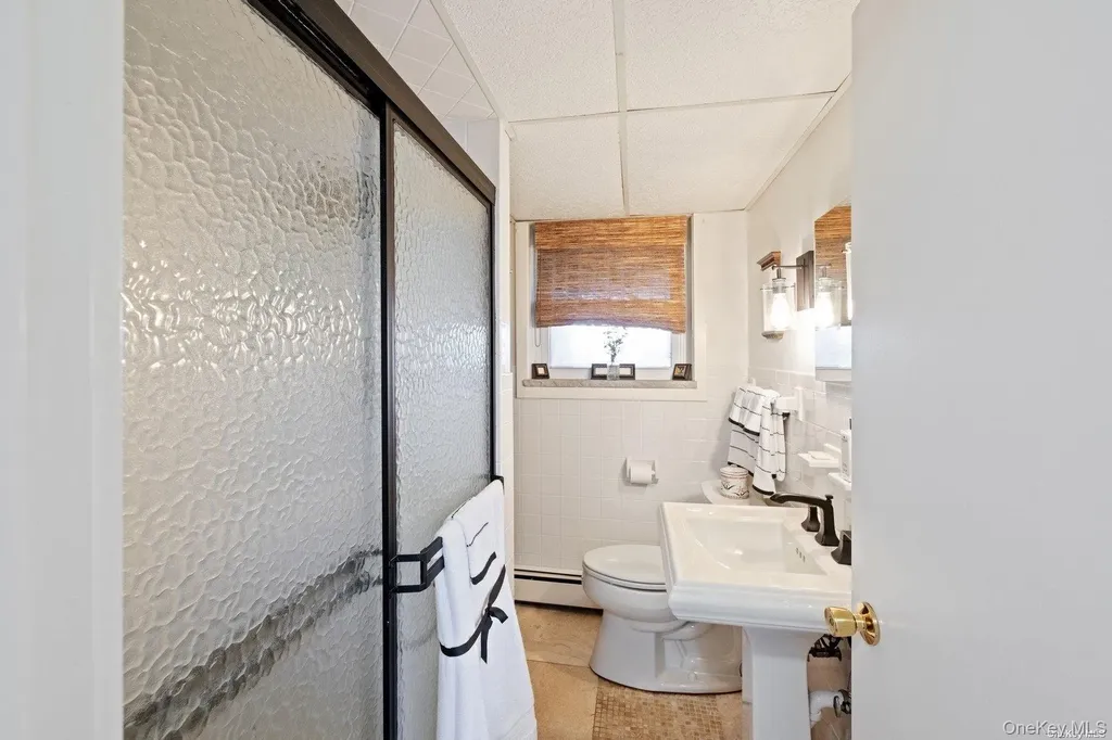 2 W Hillover Road Hampton Bays NY 11946