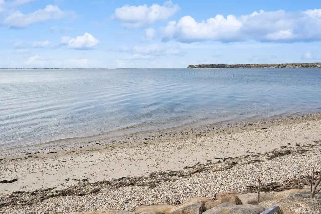 2 W Hillover Road Hampton Bays NY 11946