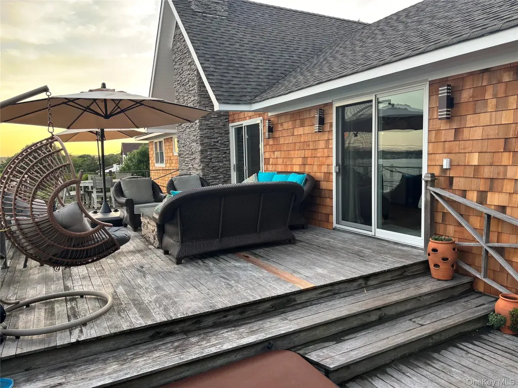 2 W Hillover Road Hampton Bays NY 11946