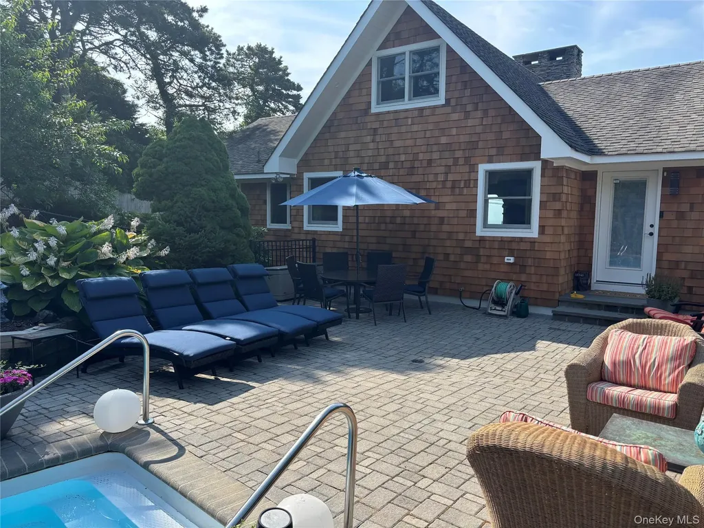 2 W Hillover Road Hampton Bays NY 11946