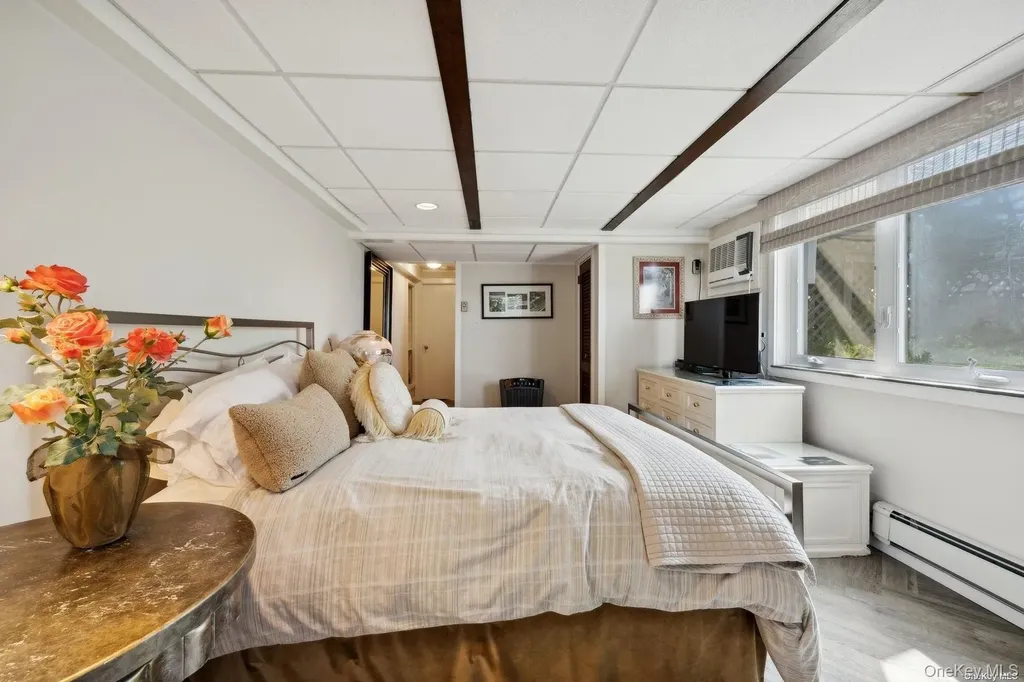 2 W Hillover Road Hampton Bays NY 11946