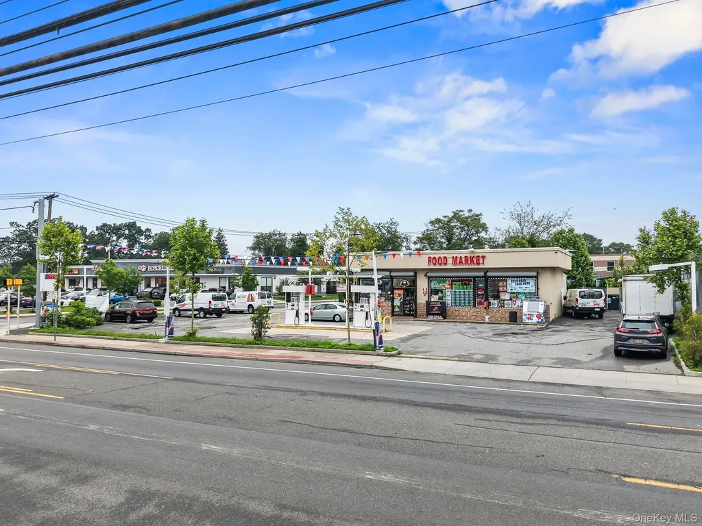 257 Bay Shore Road Deer Park NY 11729