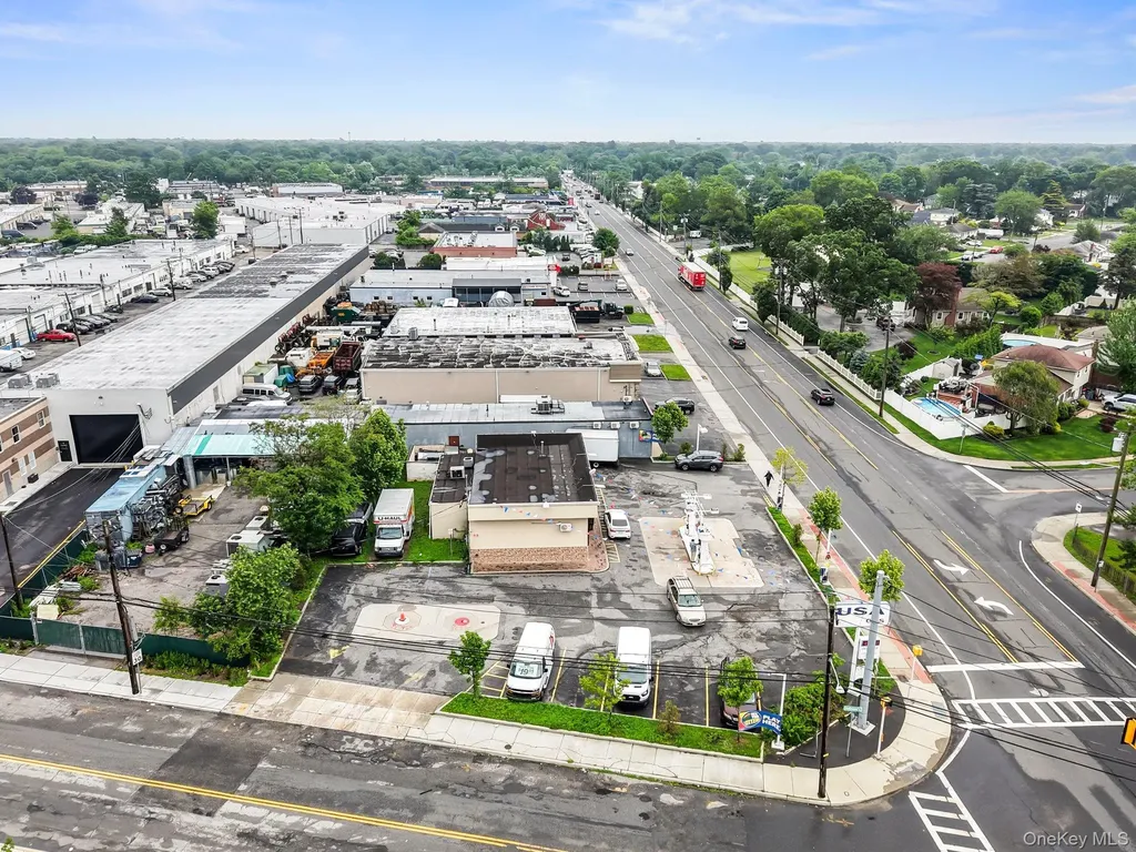 257 Bay Shore Road Deer Park NY 11729