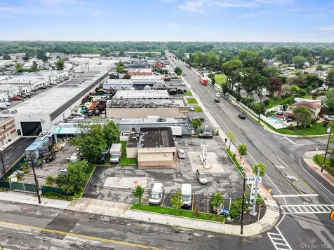 257 Bay Shore Road Deer Park NY 11729
