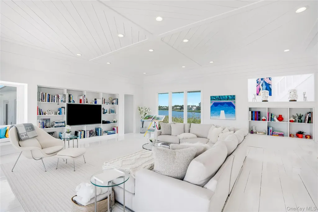 64 W End Road East Hampton NY 11937