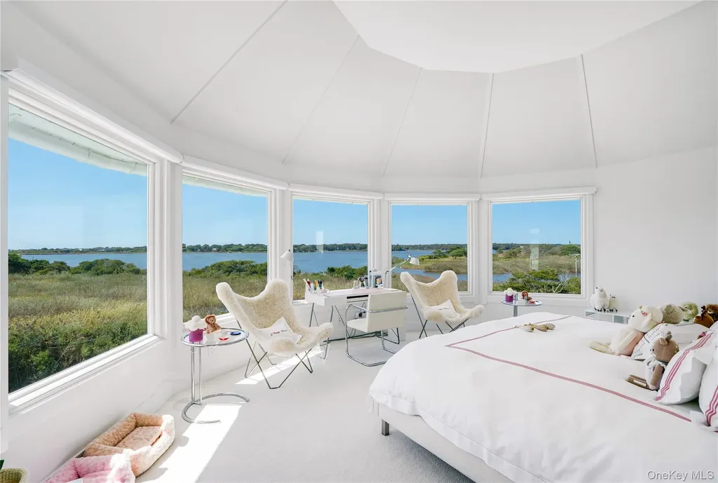 64 W End Road East Hampton NY 11937