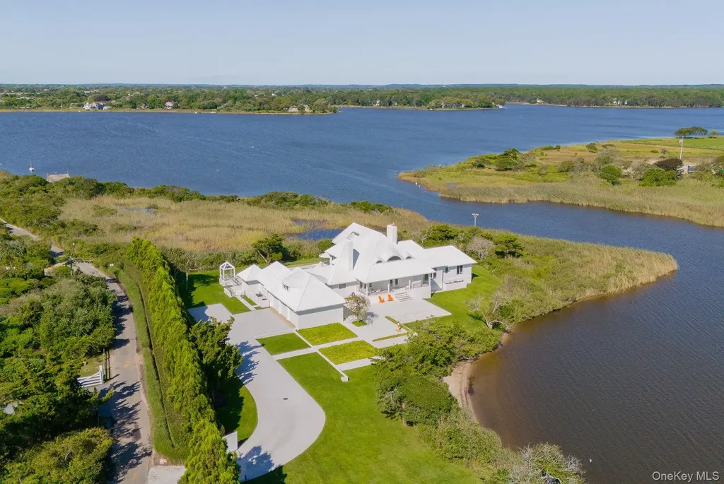 64 W End Road East Hampton NY 11937