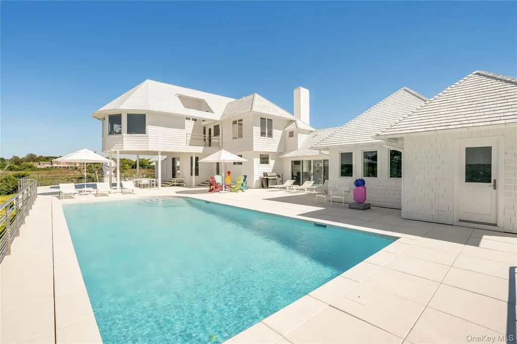 64 W End Road East Hampton NY 11937