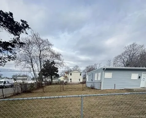 20 Somerset Road N Amityville NY 11701