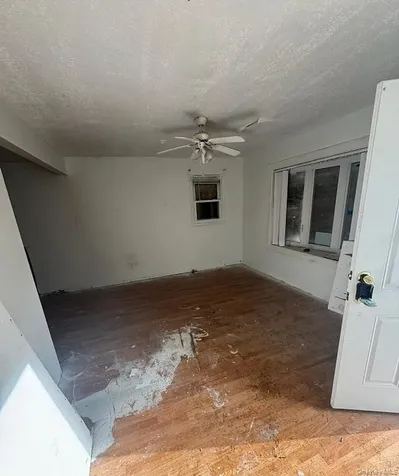 20 Somerset Road N Amityville NY 11701