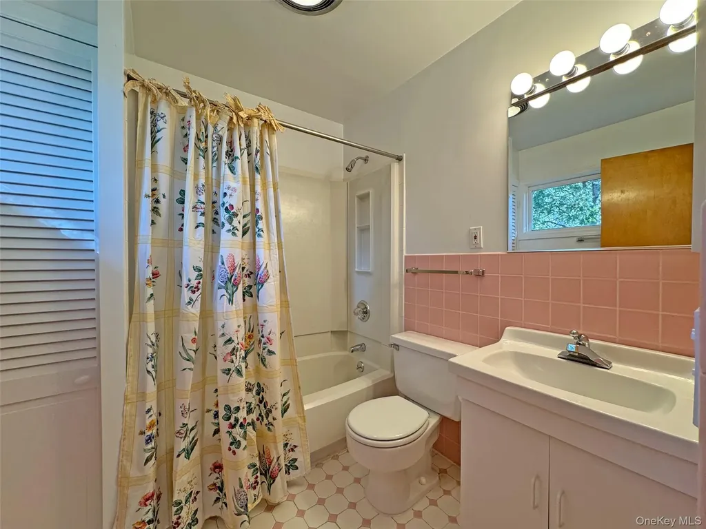 461 Pinebrook Boulevard New Rochelle NY 10804