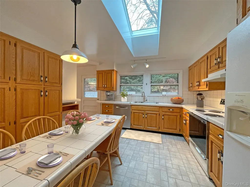 461 Pinebrook Boulevard New Rochelle NY 10804