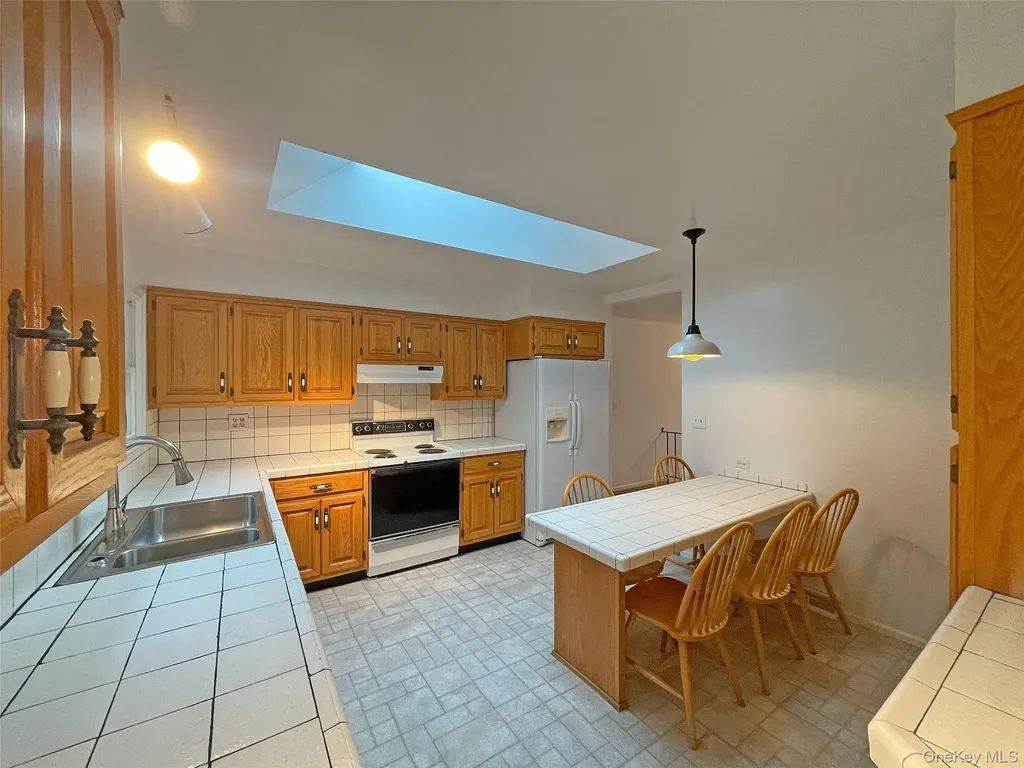 461 Pinebrook Boulevard New Rochelle NY 10804