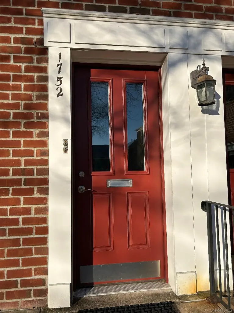 17-52 166th Whitestone NY 11357