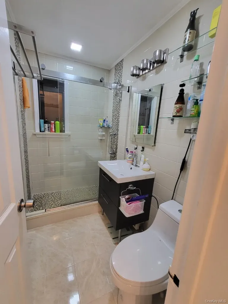 17-52 166th Whitestone NY 11357