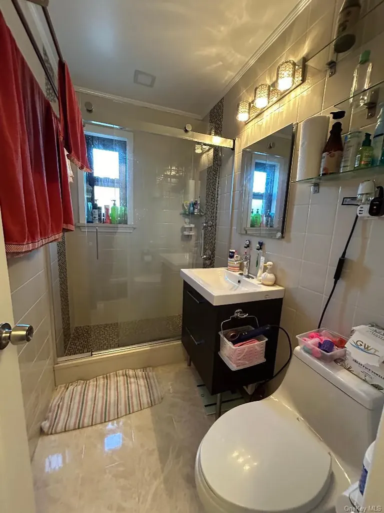 17-52 166th Whitestone NY 11357