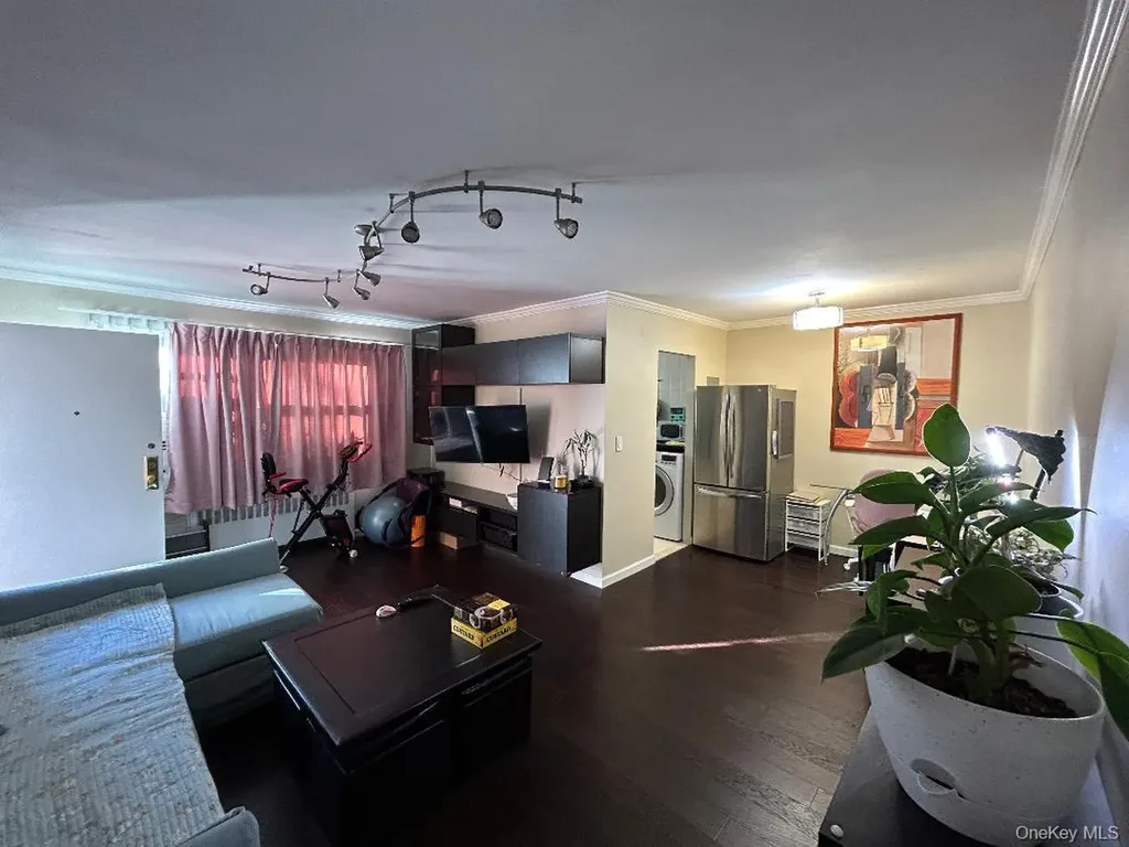 17-52 166th Whitestone NY 11357