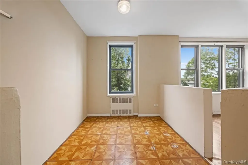 2015 St Paul Avenue Bronx NY 10461