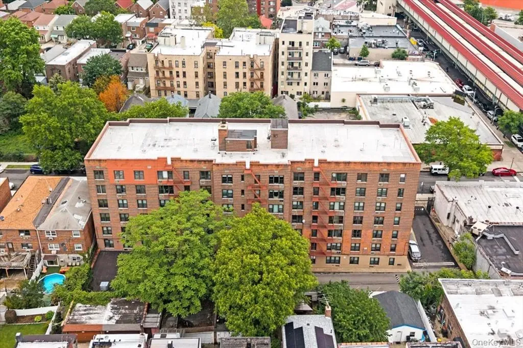 2015 St Paul Avenue Bronx NY 10461