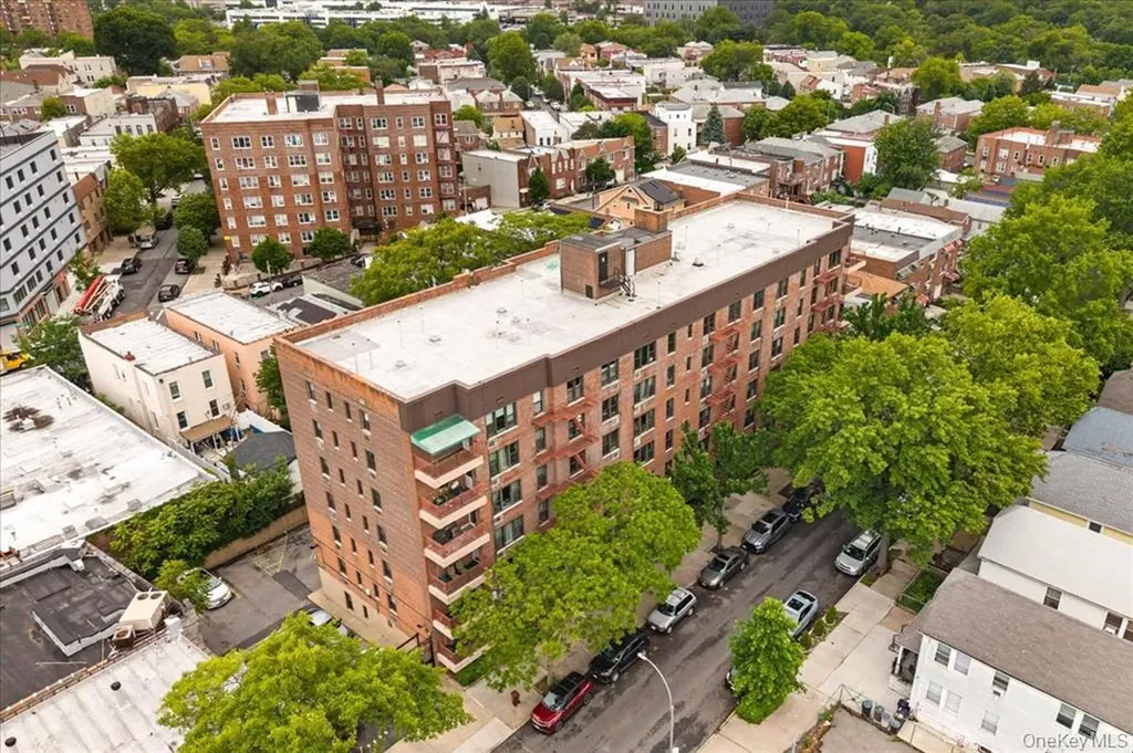 2015 St Paul Avenue Bronx NY 10461