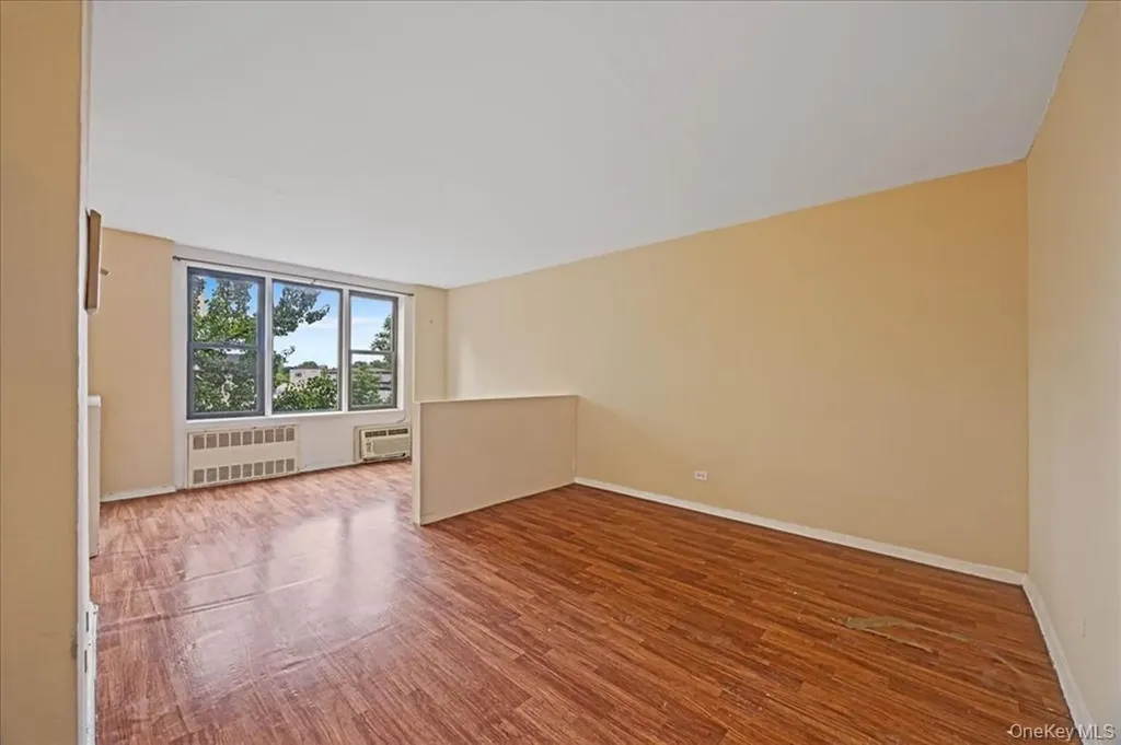 2015 St Paul Avenue Bronx NY 10461