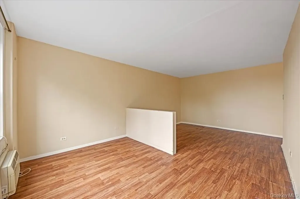 2015 St Paul Avenue Bronx NY 10461