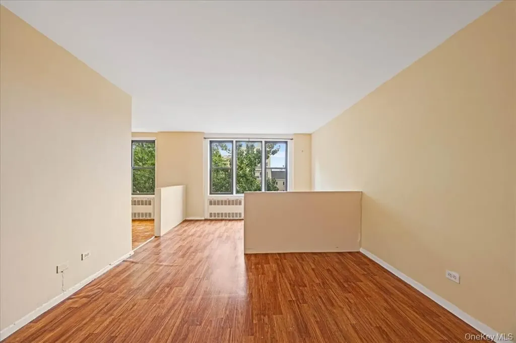 2015 St Paul Avenue Bronx NY 10461