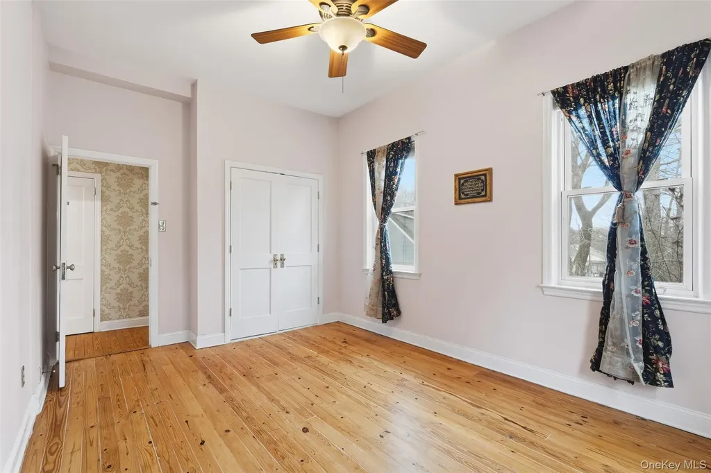 11 Oakdale Manor Suffern NY 10901