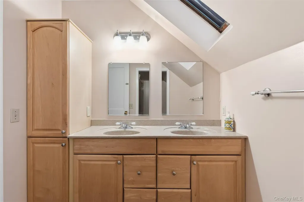 11 Oakdale Manor Suffern NY 10901