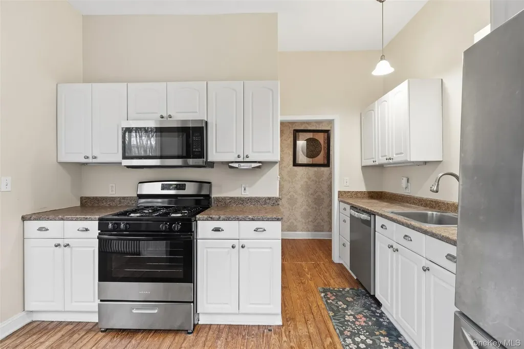 11 Oakdale Manor Suffern NY 10901