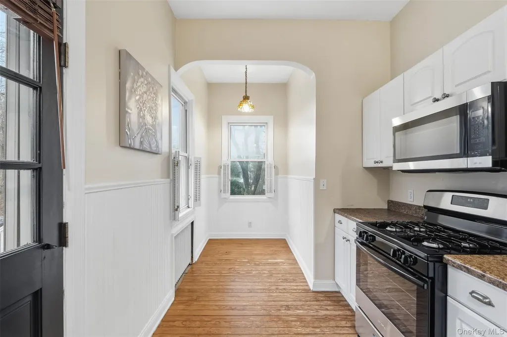 11 Oakdale Manor Suffern NY 10901