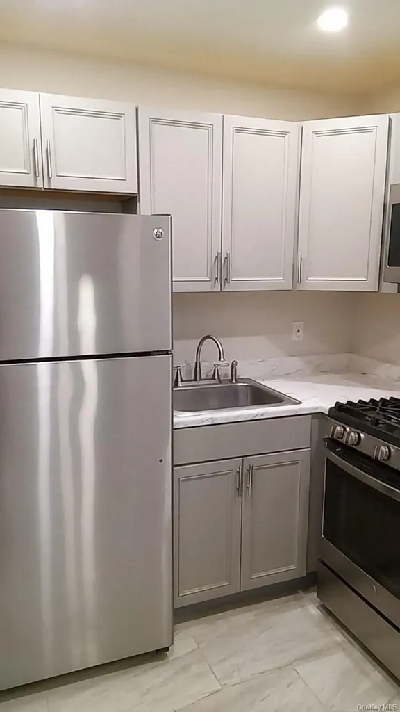 21 Sierra Coram NY 11727