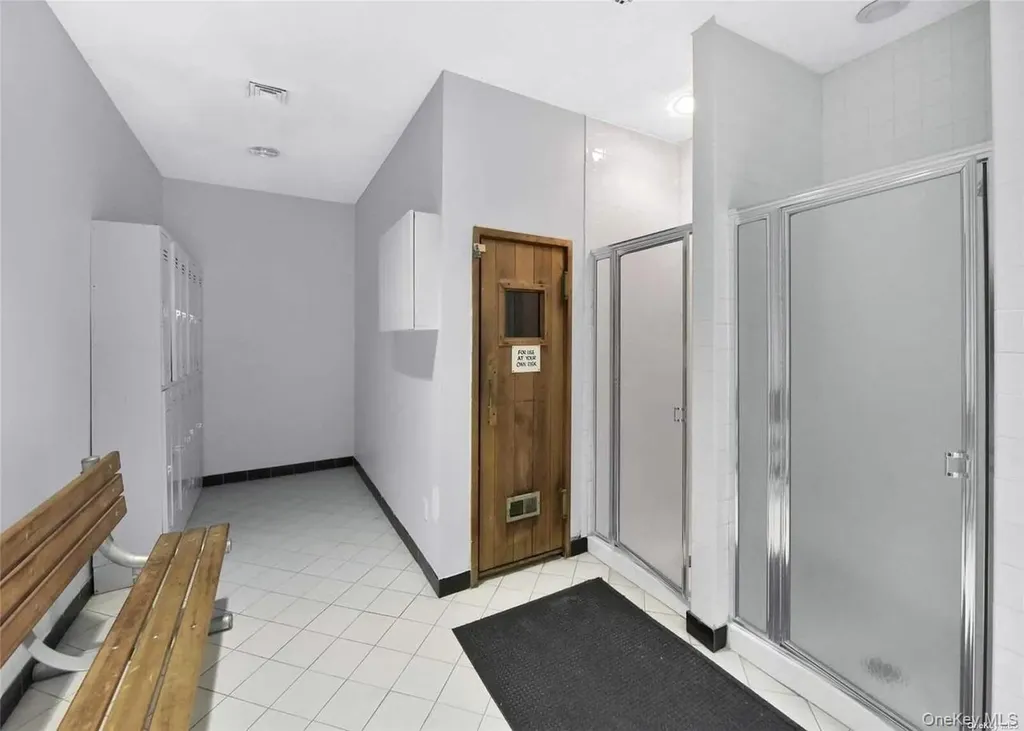 21 Sierra Coram NY 11727