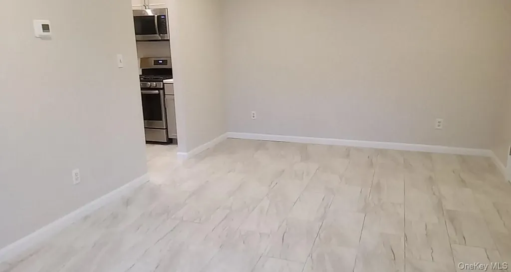 21 Sierra Coram NY 11727