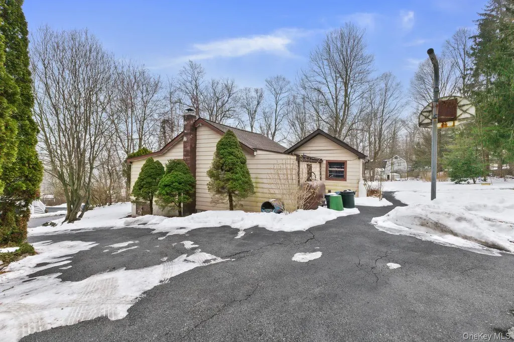 37 Barrett Hill Road Carmel NY 10512