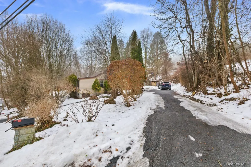 37 Barrett Hill Road Carmel NY 10512