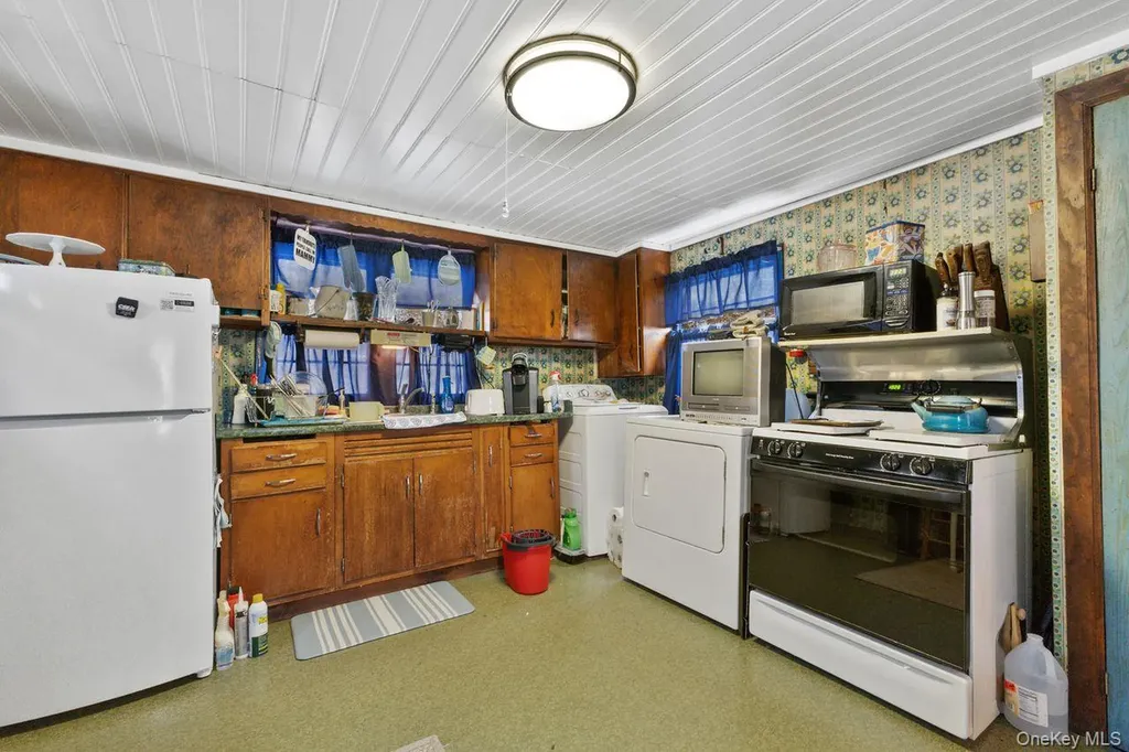 37 Barrett Hill Road Carmel NY 10512