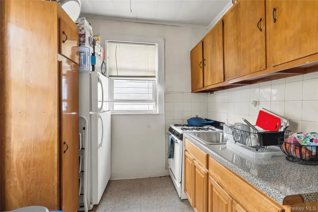 2976 Lawton Avenue Bronx NY 10465