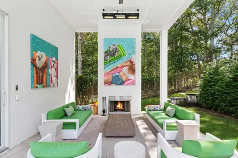 1552 Deerfield Road Water Mill NY 11976