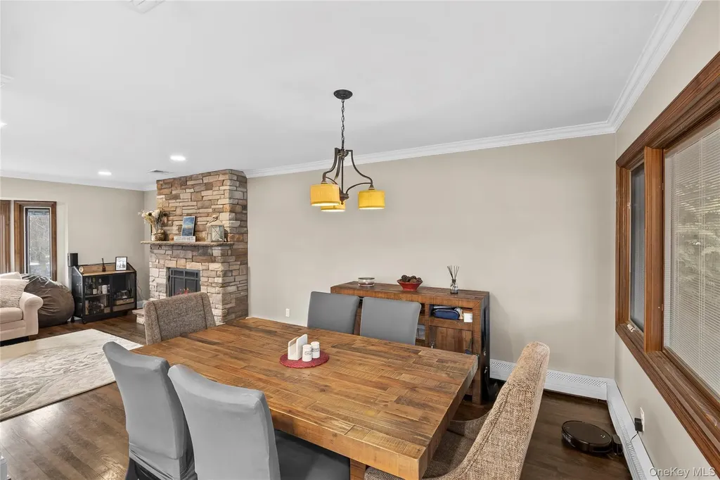 26 Glenwood Road Plainview NY 11803