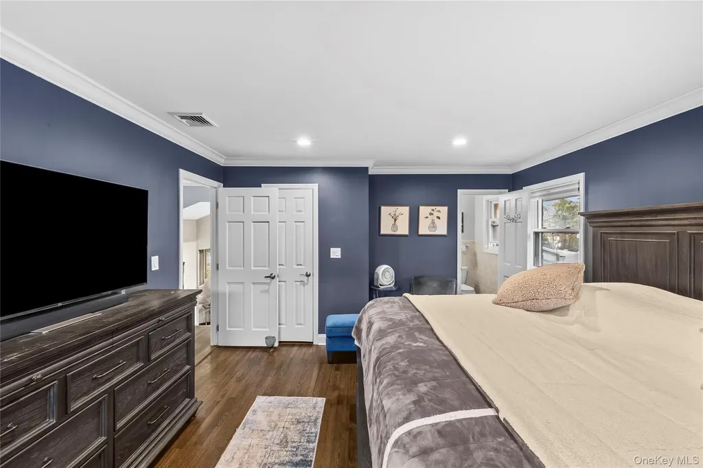 26 Glenwood Road Plainview NY 11803
