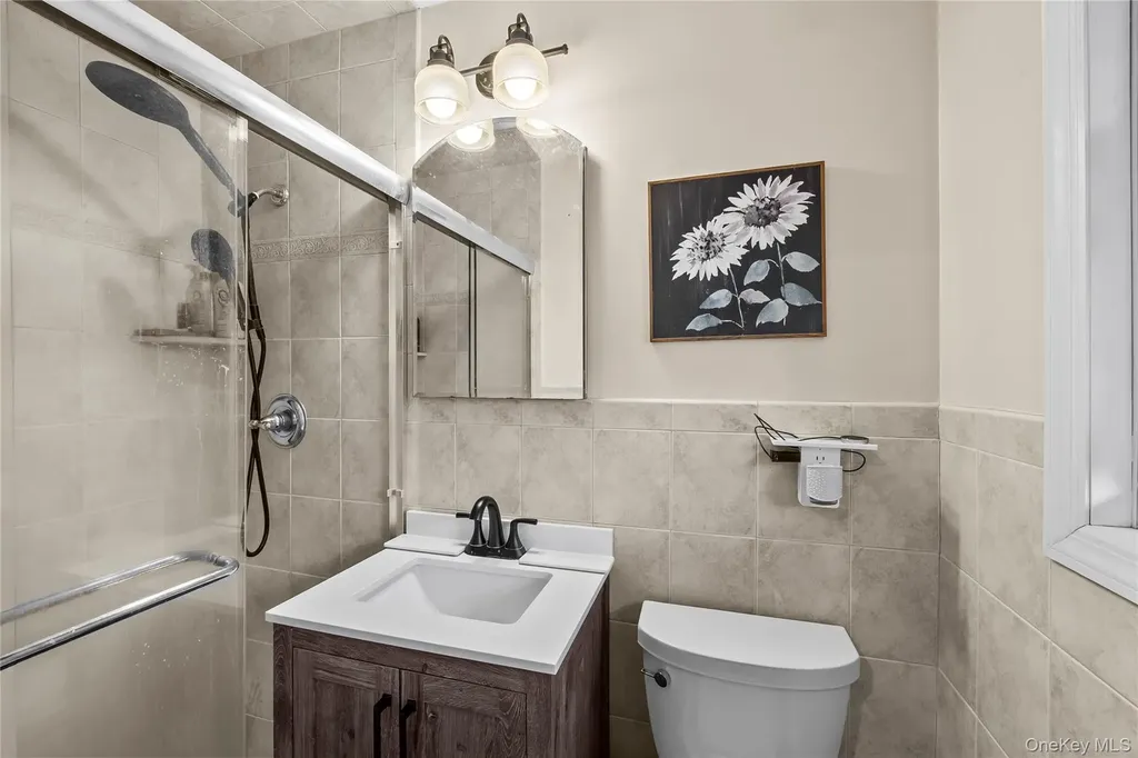 26 Glenwood Road Plainview NY 11803