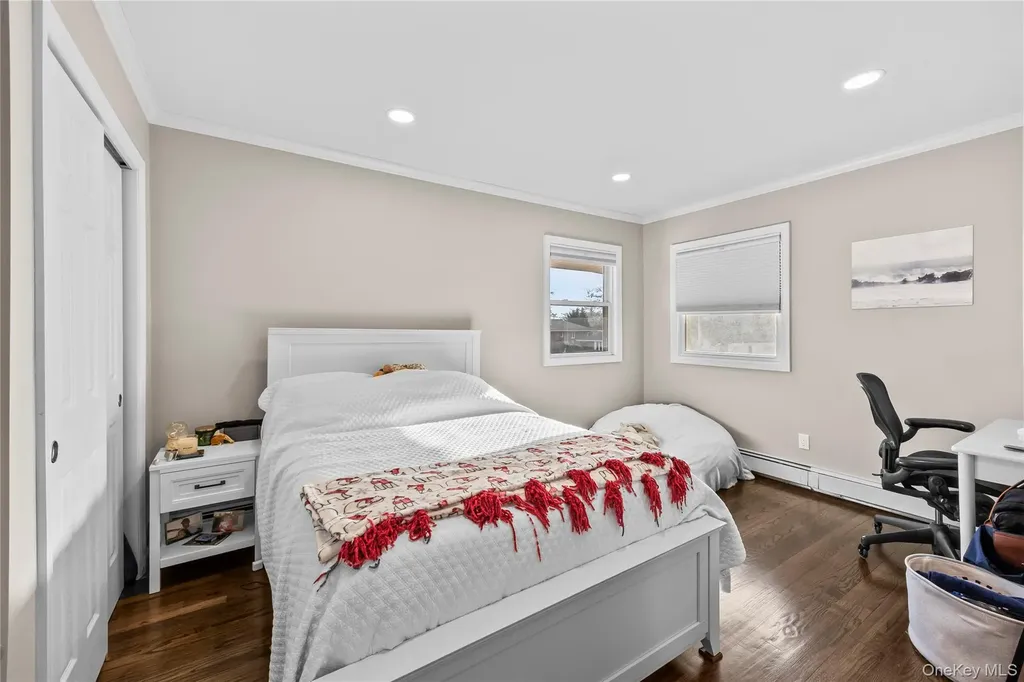 26 Glenwood Road Plainview NY 11803