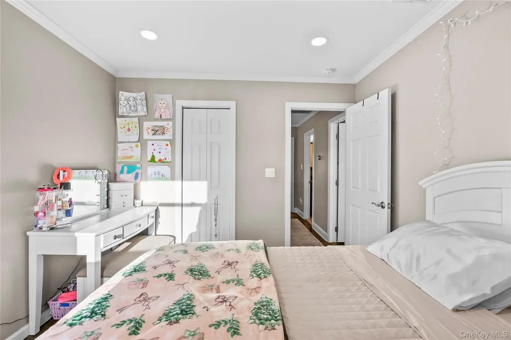26 Glenwood Road Plainview NY 11803