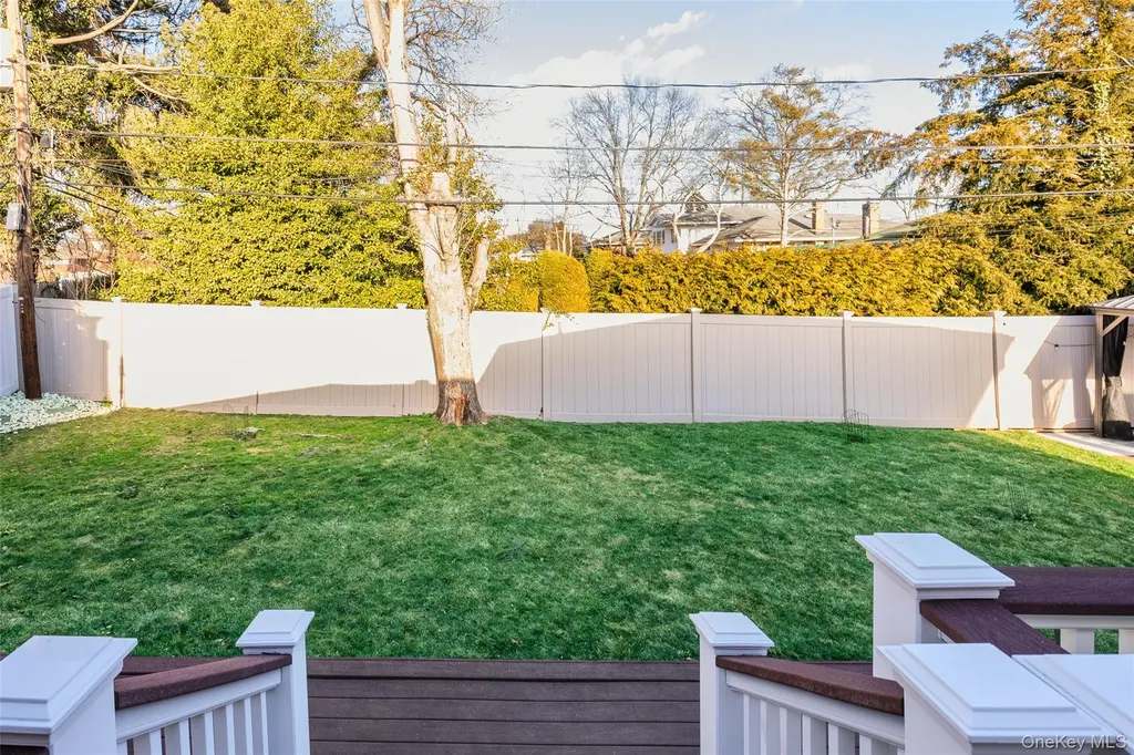 26 Glenwood Road Plainview NY 11803