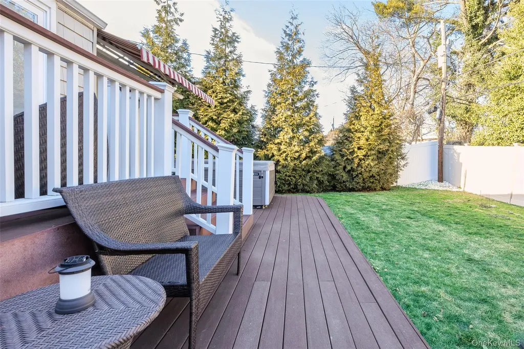 26 Glenwood Road Plainview NY 11803