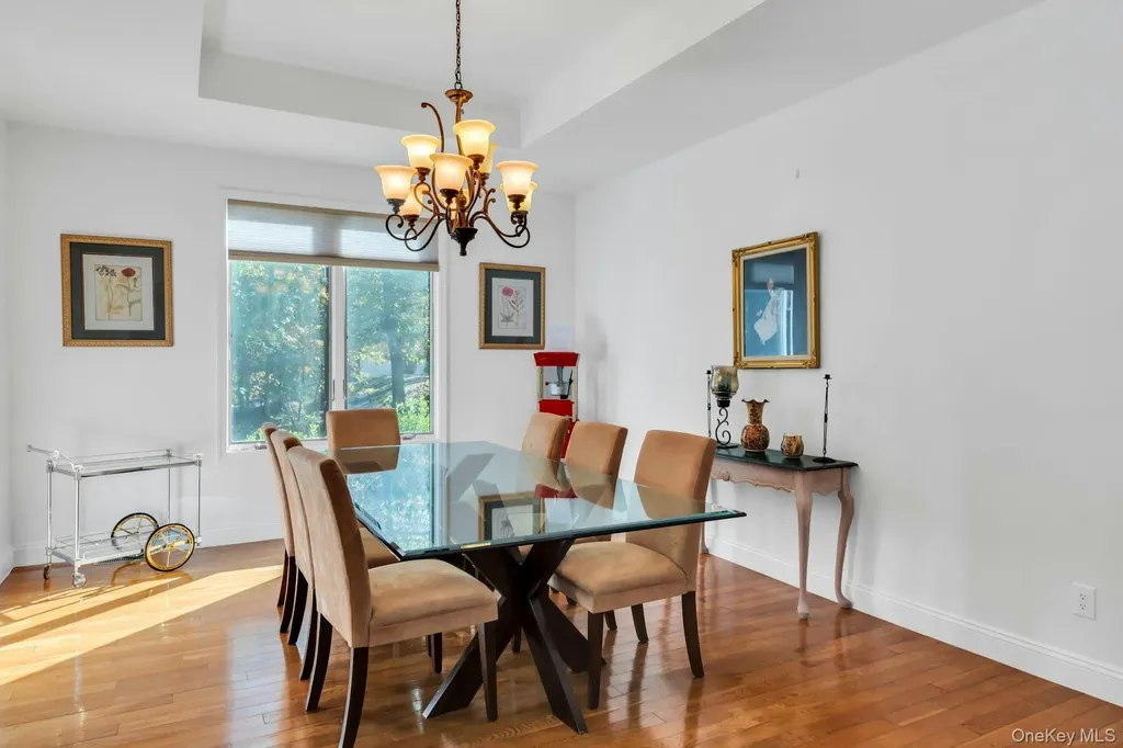 10 Bay Woods Drive Hampton Bays NY 11946
